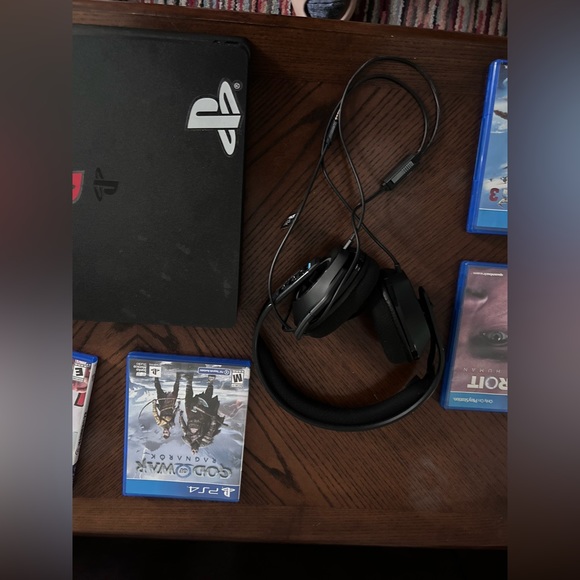 Pre-owned PS4 - Picture 5 of 6